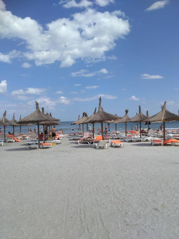 E&E Mamaia Nord Năvodari Exterior foto